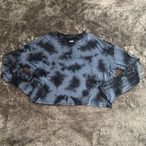96. PINK Victoria’s Secret Tie Dye Oversized Long Sleeve Cropped Shirt Size S